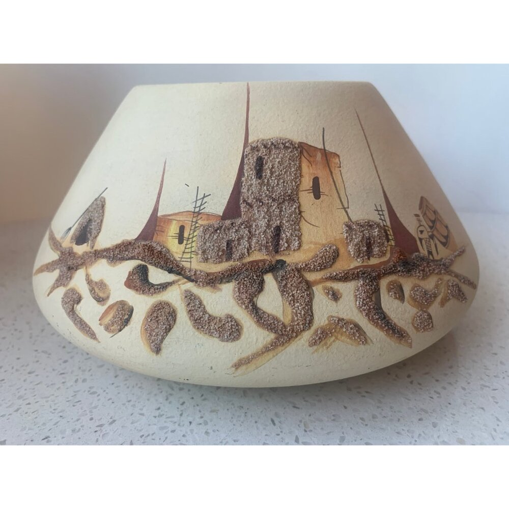 Signed Native American Ceramic Pot Vase with Raised Texture White Tan Pueblo VTG - Picture 4 of 6